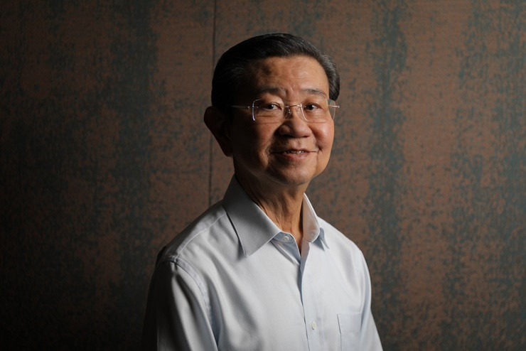 Bố mẹ ông là những thương nhân bán mì và ông phải rất nỗ lực để thành công như ngày hôm nay.