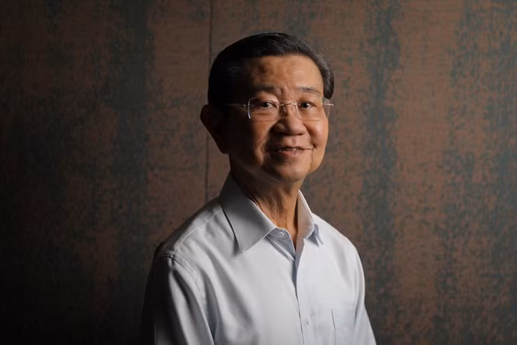 Bố mẹ ông là những thương nhân bán mì và ông phải rất nỗ lực để thành công như ngày hôm nay.