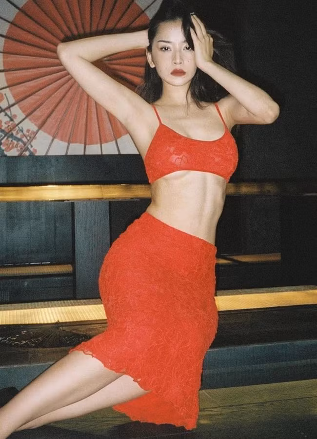 Mac “ho chan nguc“: Co gai Sai thanh dat cun di dao co hot bang “thanh nu My Go“?-Hinh-16