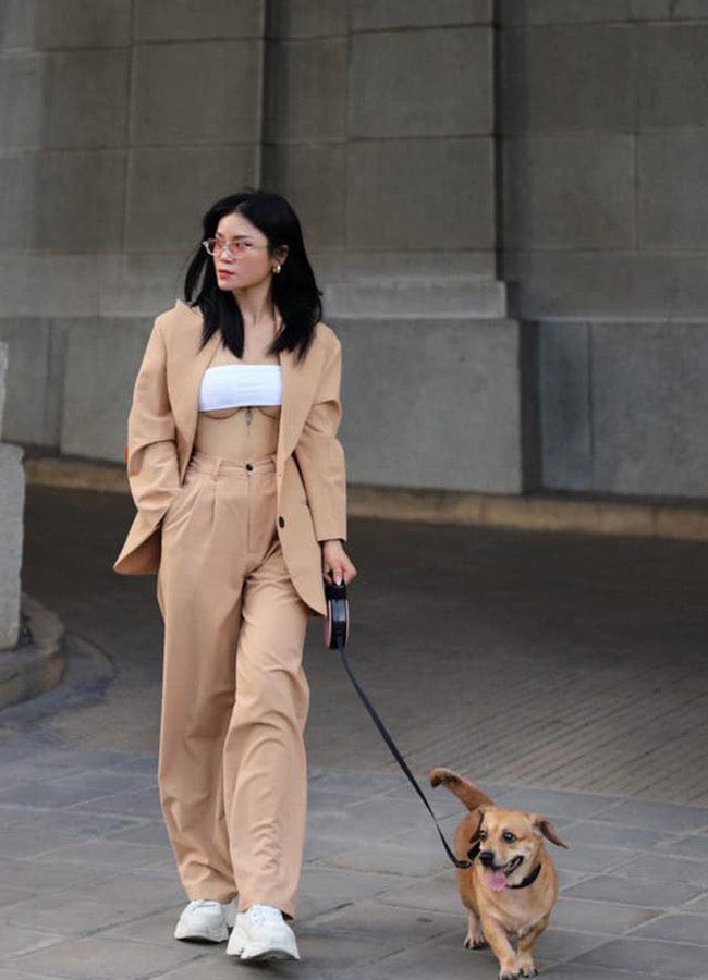 Mac “ho chan nguc“: Co gai Sai thanh dat cun di dao co hot bang “thanh nu My Go“?-Hinh-2