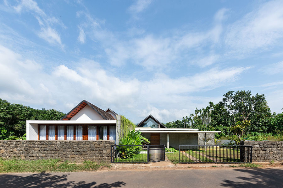 Nhà vườn 1 tầng 4 phòng ngủ mộc mạc nhưng vẫn rất sang trọng ảnh 1