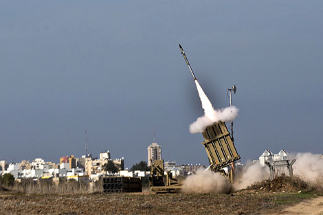 Các chuyên gia cho rằng Iron Dome không thể bắn hạ các quả đạn trong phạm vi nhỏ hơn 5km.