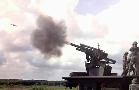 Lựu pháo tự hành 105mm bắn thử nghiệm.