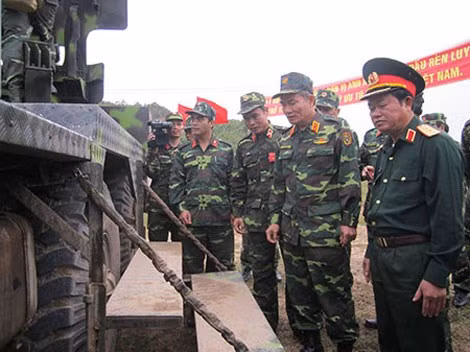 Lựu pháo tự hành 105mm của Việt Nam được trình diễn công khai lần đầu tiên vào ngày 15/1.