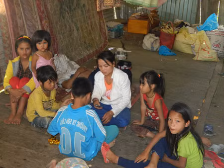 Vợ và các con của Trãi.