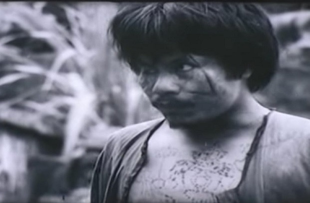 Truyện ngắn Chí Phèo, nguyên tác có tên là Cái lò gạch cũ. Lần đầu in thành sách năm 1941, NXB Đời mới - Hà Nội đổi tên là Đôi lứa xứng đôi. Đến khi truyện được in lại trong tập Luống cày (do Hội Văn hóa cứu quốc xuất bản, Hà Nội, 1946), Nam Cao đặt lại tên là Chí Phèo. Ảnh: Nhân vật Chí Phèo trong phim Làng Vũ Đại ngày ấy.