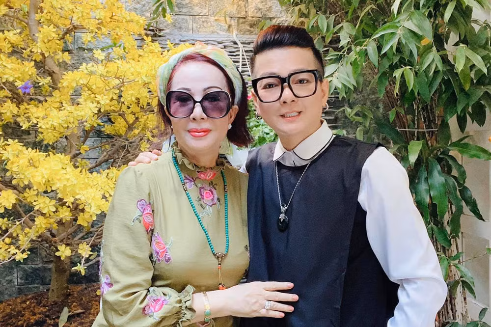 Ca si Vu Ha: “Toi va vo ban dau xem nhau nhu hai chi em!“-Hinh-3