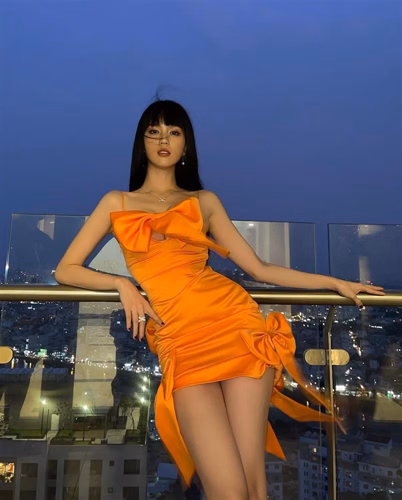 Ngoc Trinh duoc ca ngoi loi song du vuong vo so scandal