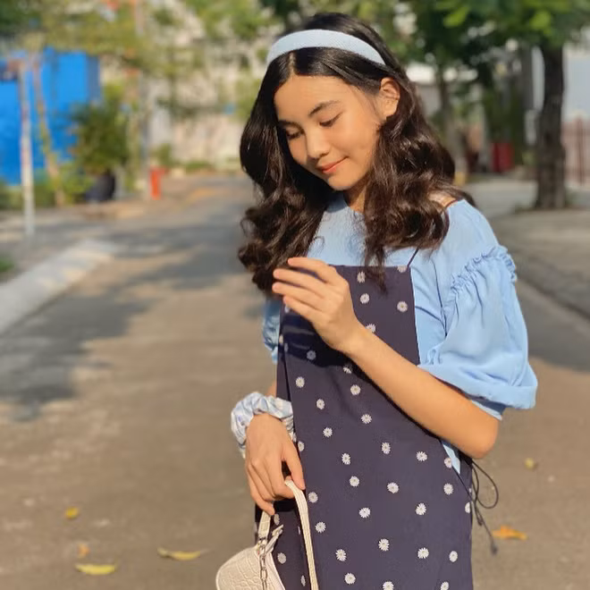 Con ut nha MC Quyen Linh tung anh nam moi cuc xinh-Hinh-6