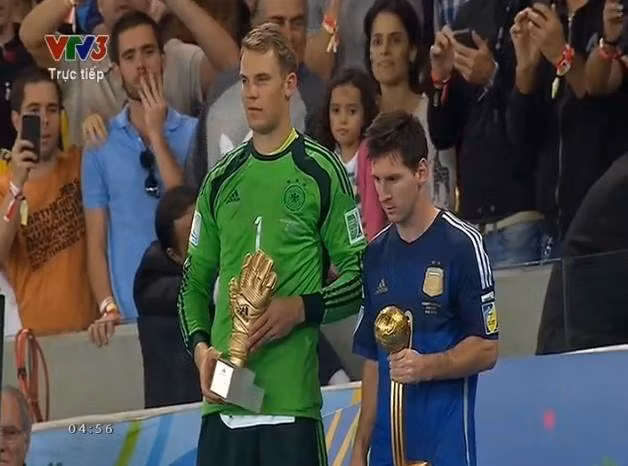 Manuel Neuer của Đức giành danh hiệu Găng tay vàng cho thủ môn xuất sắc nhất. Leonel Messi giành danh hiệu Quả bóng vàng.