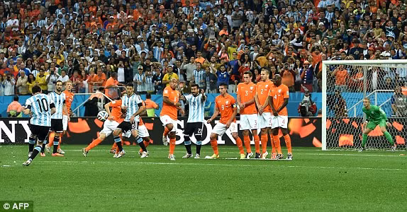 Messi để lại dấu ấn trong nhiều tình huống tạo ra cơ hội, nhưng tất cả đều không được tận dụng tốt.