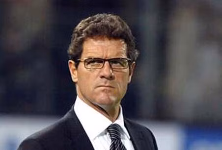 Fabio Capello đang là HLV được trả lương cao nhất thế giới trên cương vị thuyền trưởng của các ĐTQG nhưng Capello lại một lần nữa thất bại trên cương vị này, lần trước là với đội ĐT Anh. ĐT Nga của Capello đã thi đấu thiếu sức thuyết phục và không vượt qua vòng bảng. Mặc dù được đảm bảo công việc bởi LĐBĐ Nga nhưng dường như các CĐV lại không đồng ý và đã treo đầy bao cao su trước trụ sở LĐBĐ Nga để đòi Capello phải ra đi.
