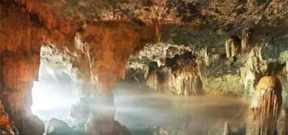 Tuyên bố này ngay lập tức thu hút sự chú ý của nhiều chuyên gia và học giả, mọi người đã cùng nhau đến nơi được cho là có dấu tích của loài rồng này - làng Thạch Môn, huyện Lâm Vũ, tỉnh Hồ Nam.