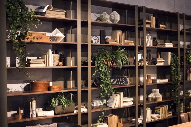 3 cay truoc cua tai loc, 3 am trong nha con chau hien tai