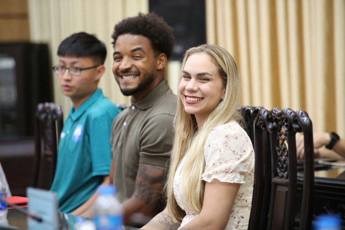 Xuân Son (Rafaelson) sinh năm 1997 tại Brazil. Anh sang Việt Nam và lần đầu khoác áo Nam Định từ năm 2020.