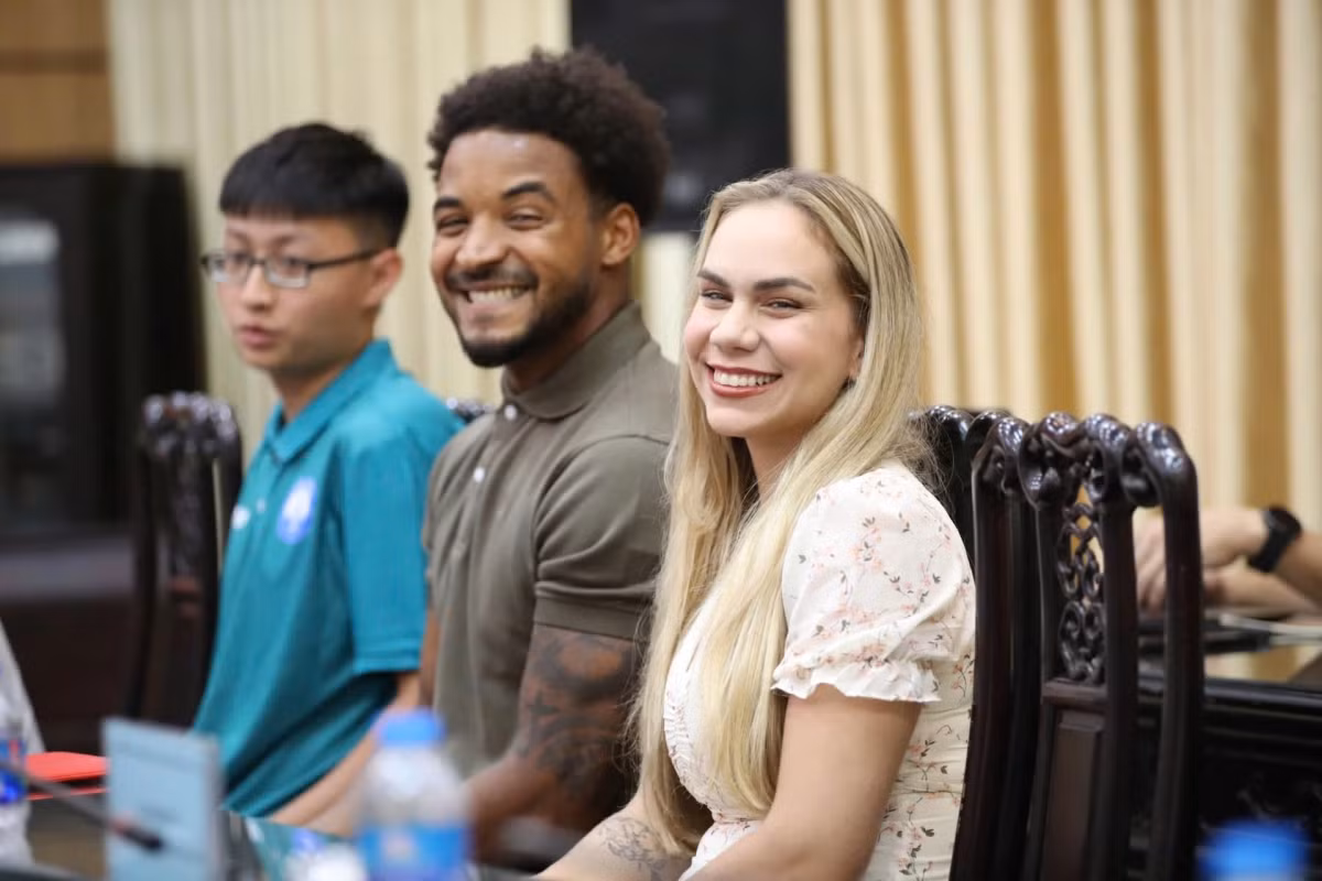 Xuân Son (Rafaelson) sinh năm 1997 tại Brazil. Anh sang Việt Nam và lần đầu khoác áo Nam Định từ năm 2020.