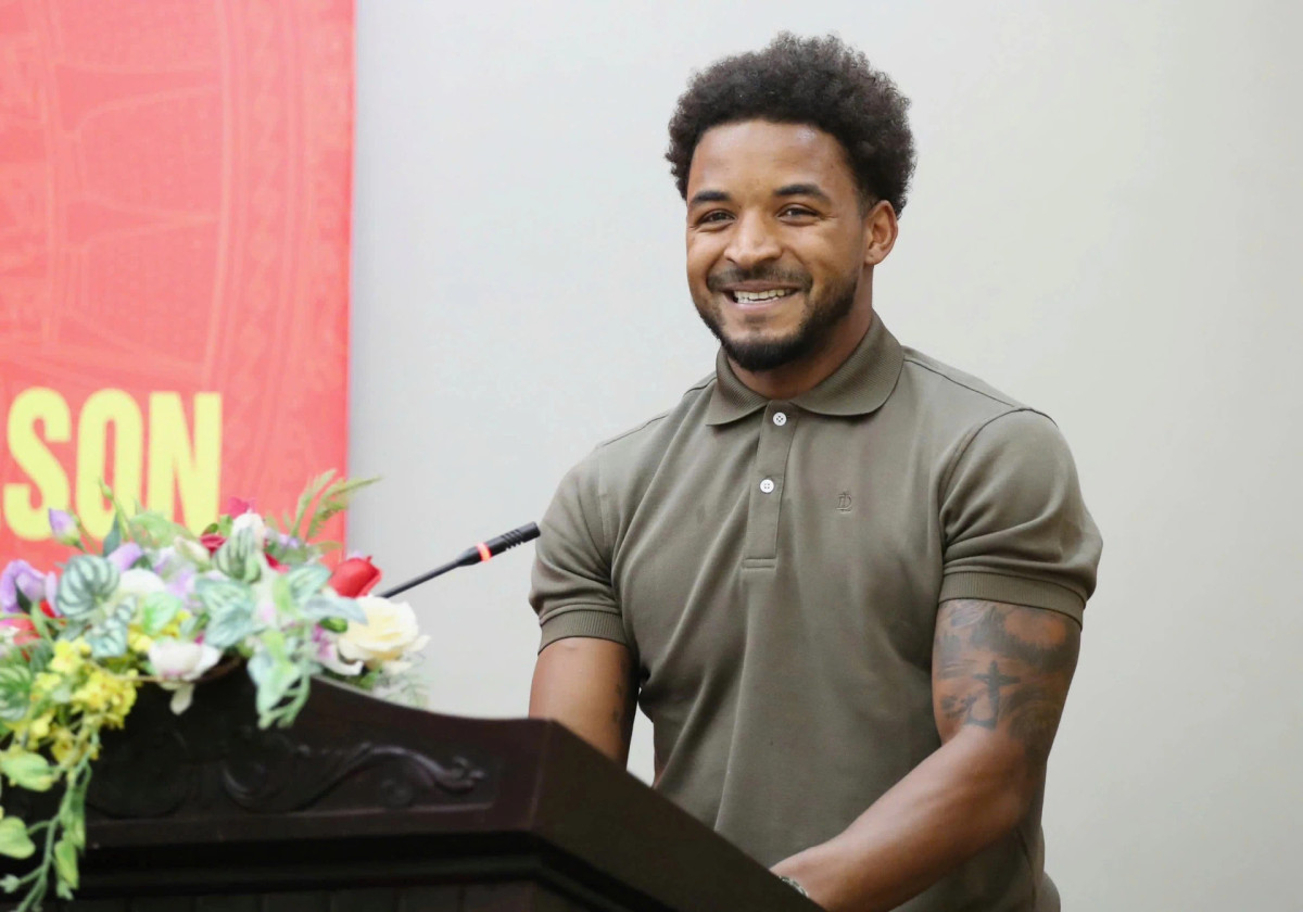 Thời gian đầu, Xuân Son thi đấu khá chật vật do chưa thích nghi với khí hậu Việt Nam. Sau thời gian dạt sang Đà Nẵng và Bình Định, cầu thủ nhập tịch mới bùng nổ trước khi trở lại Nam Định và sắm vai ngòi nổ chủ lực giúp đội vô địch V.League.