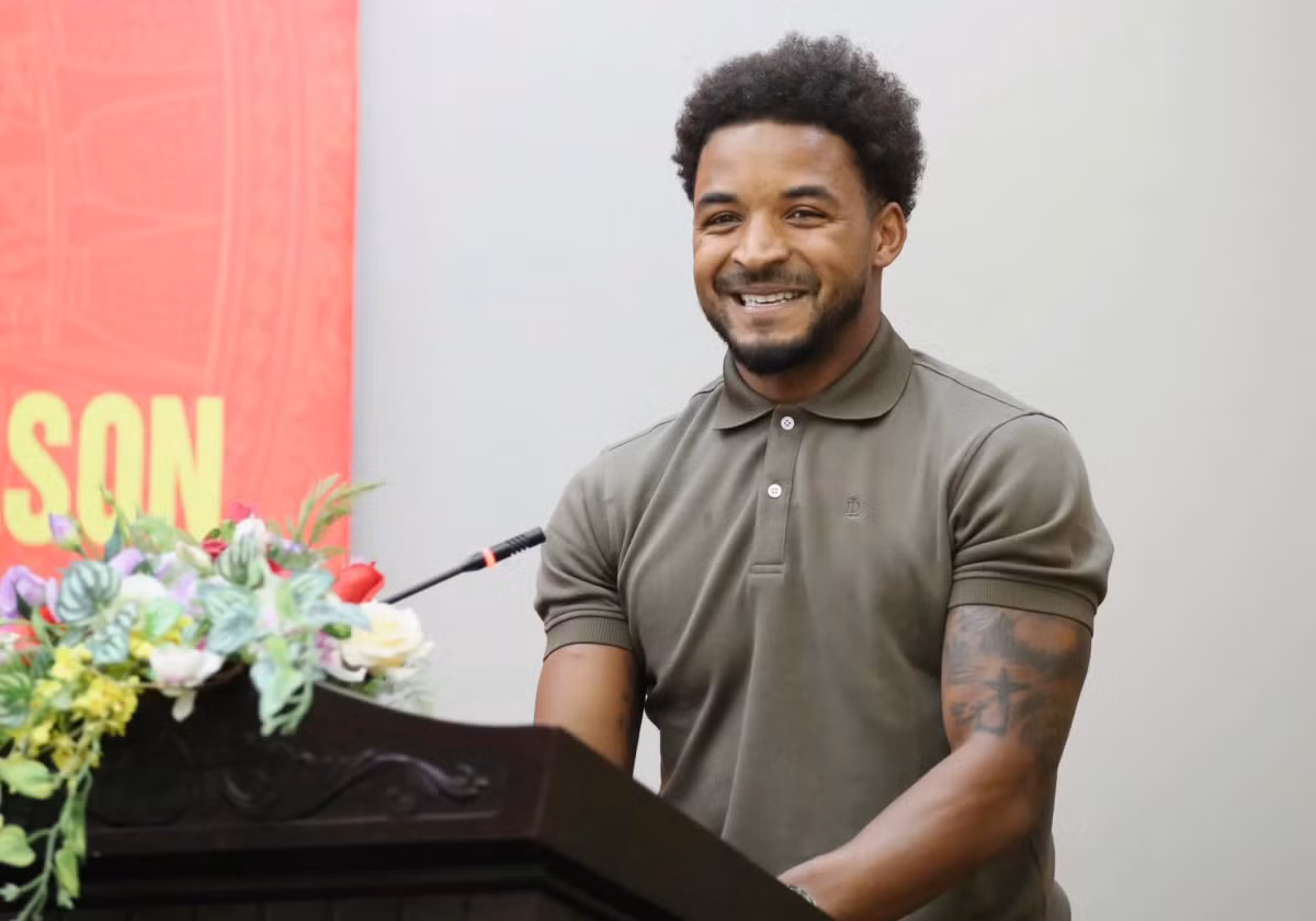 Thời gian đầu, Xuân Son thi đấu khá chật vật do chưa thích nghi với khí hậu Việt Nam. Sau thời gian dạt sang Đà Nẵng và Bình Định, cầu thủ nhập tịch mới bùng nổ trước khi trở lại Nam Định và sắm vai ngòi nổ chủ lực giúp đội vô địch V.League.