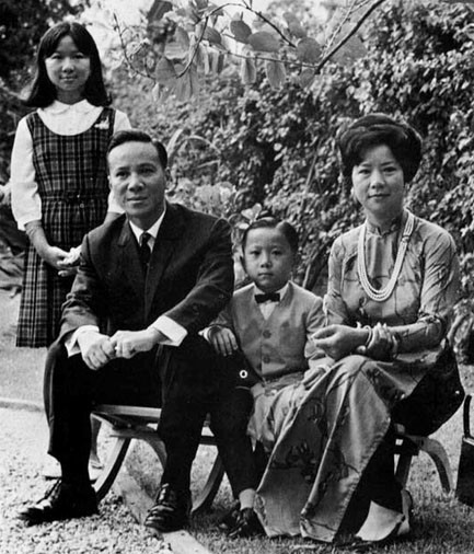 Dù đã có gia đình nhưng Tổng thống Thiệu vẫn không khỏi động lòng trước vẻ đẹp của Kim Loan.