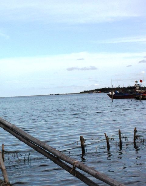 Vùng cửa biển Lạch Ghép nơi thuyền anh Dũng bị sóng đánh chìm.