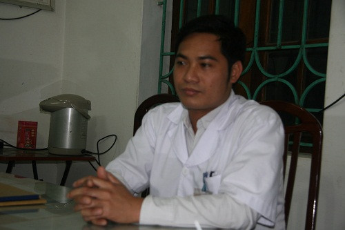 Bác sĩ Nguyễn Thế Hiệp trao đổi với PV Kiến Thức