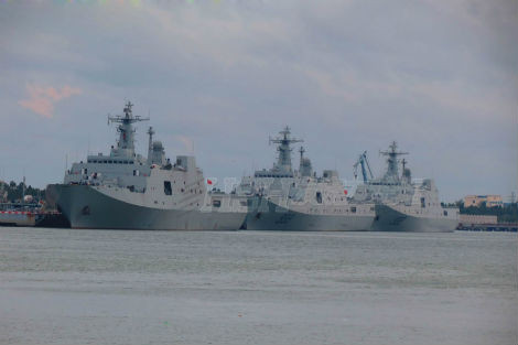 Tàu đổ bộ lớp Type 071 của Trung Quốc.