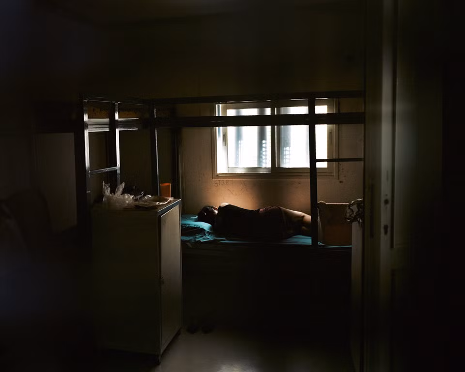 Các nữ phạm nhân ở mọi độ tuổi được nhốt chung với nhau trong nhà tù này.