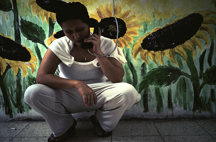 Không gian trong phòng giam rất chật chội, không có điều hòa hay quạt điện.