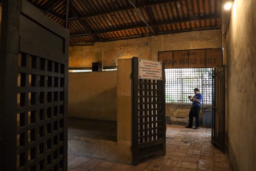 Phat huy gia tri lich su noi Tong Bi thu Tran Phu bi giam giu va hy sinh-Hinh-2