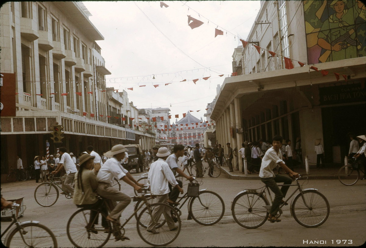 Phố Tràng Tiền ngày 1/5/1973.