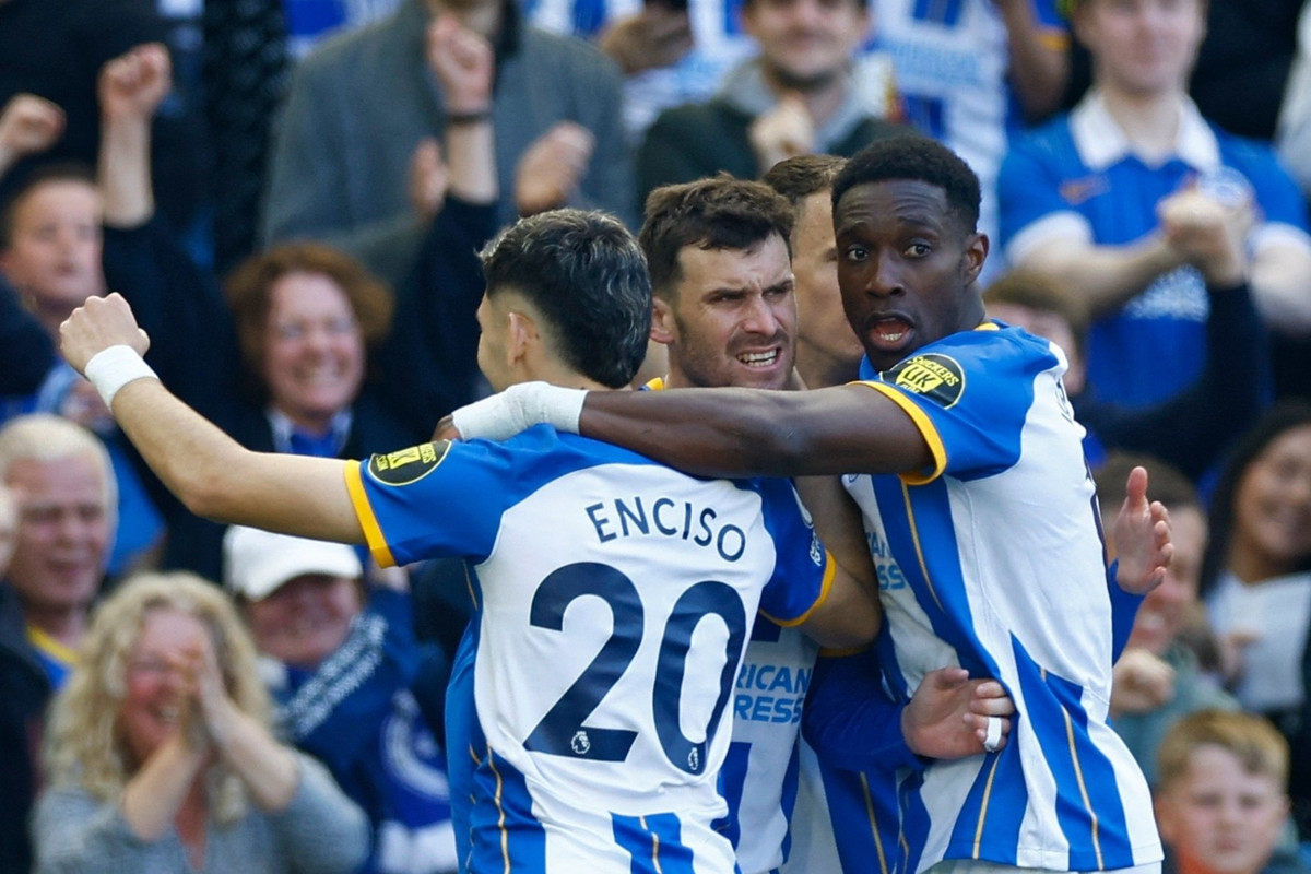 Tay choi poker bien CLB Anh thanh hinh mau chuyen nhuong-Hinh-3