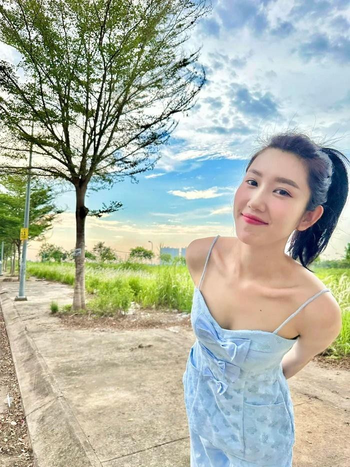 Thuy Ngan de lo dau hieu gay lo lang ve tinh trang suc khoe