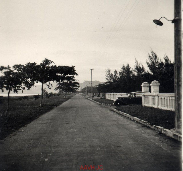 Đường ven biển Nha Trang, nay là đường Trần Phú.