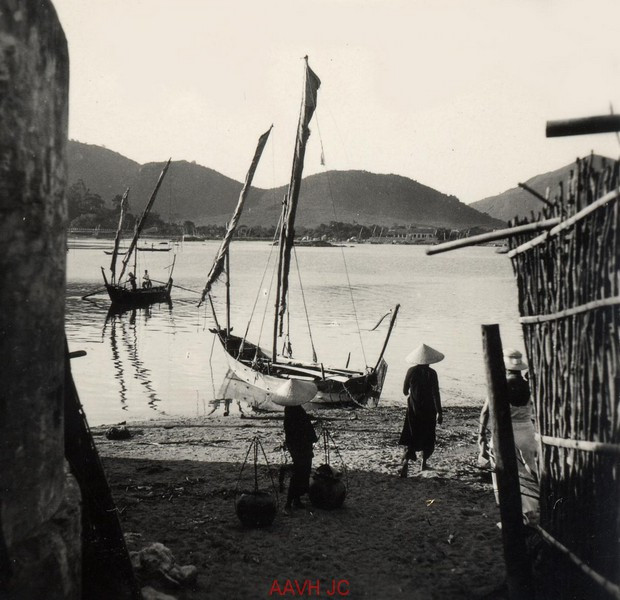 Cảnh sinh hoạt ở một xóm chài.