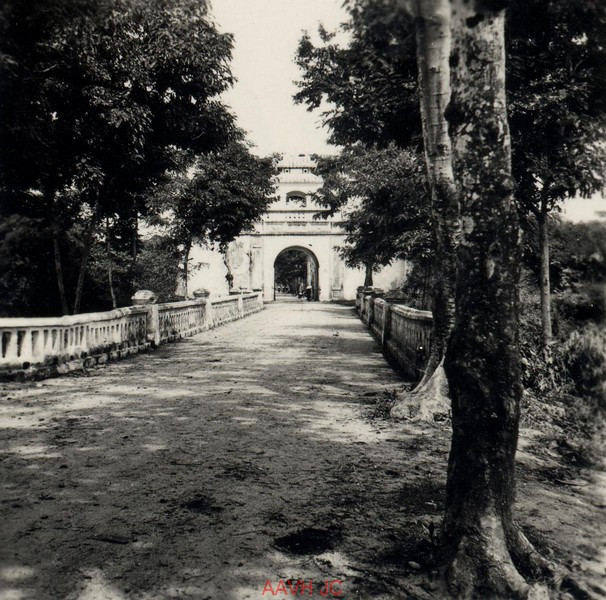 Một cánh cổng của thành cổ Diên Khánh, cách Nha Trang 10 km về phía Nam.