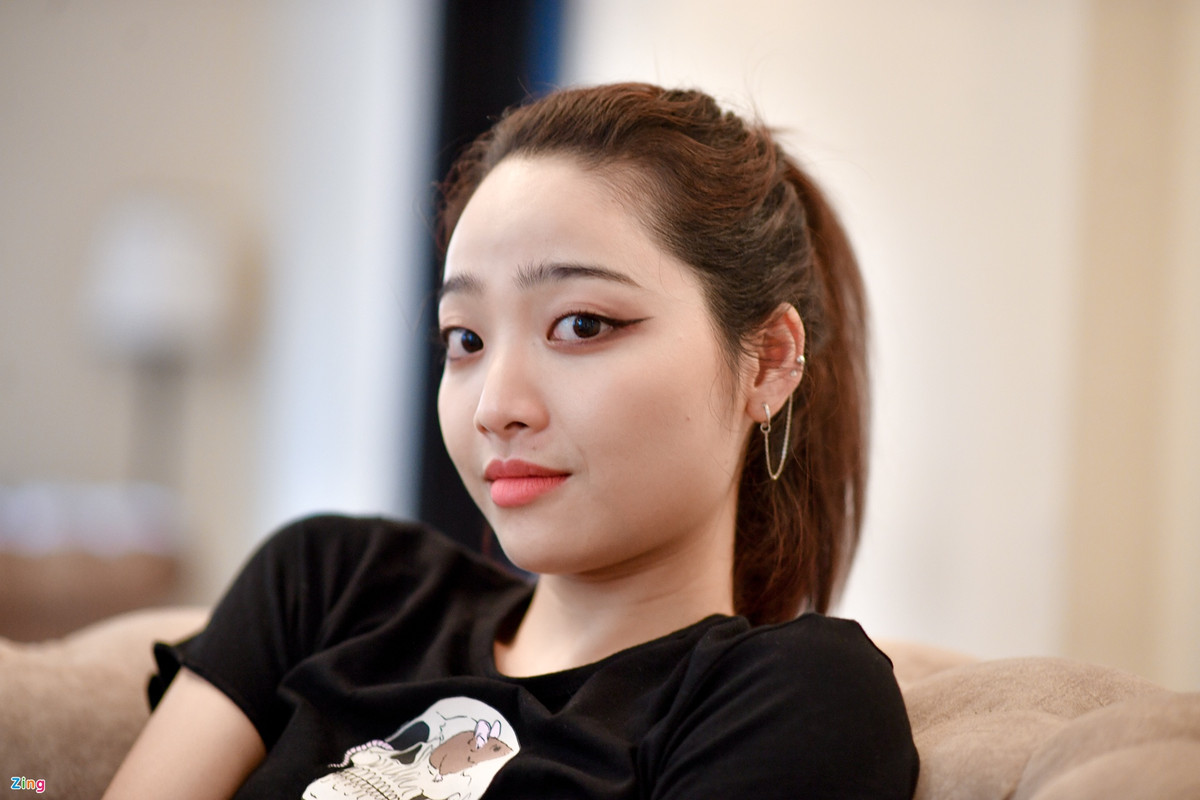 Quinn Trúc Trần chia sẻ với Zing, hiện tại cô thấy ngoại hình mình vẫn ổn và không có ý định "tân trang nhan sắc". Sắp tới, cô quyết tâm tập trung đầu tư nhiều hơn cho con đường diễn xuất, tìm kiếm cơ hội và mở rộng thị trường, không chỉ trong nước mà còn lấn sân quốc tế.