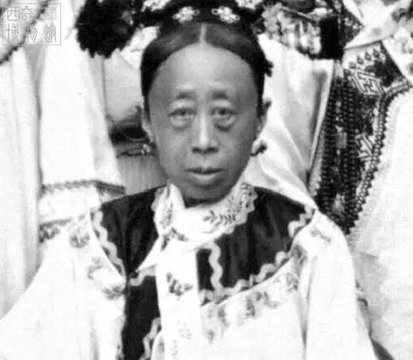 Nhan vat duy nhat khien Tu Hi Thai Hau phai kieng ne la ai?-Hinh-2