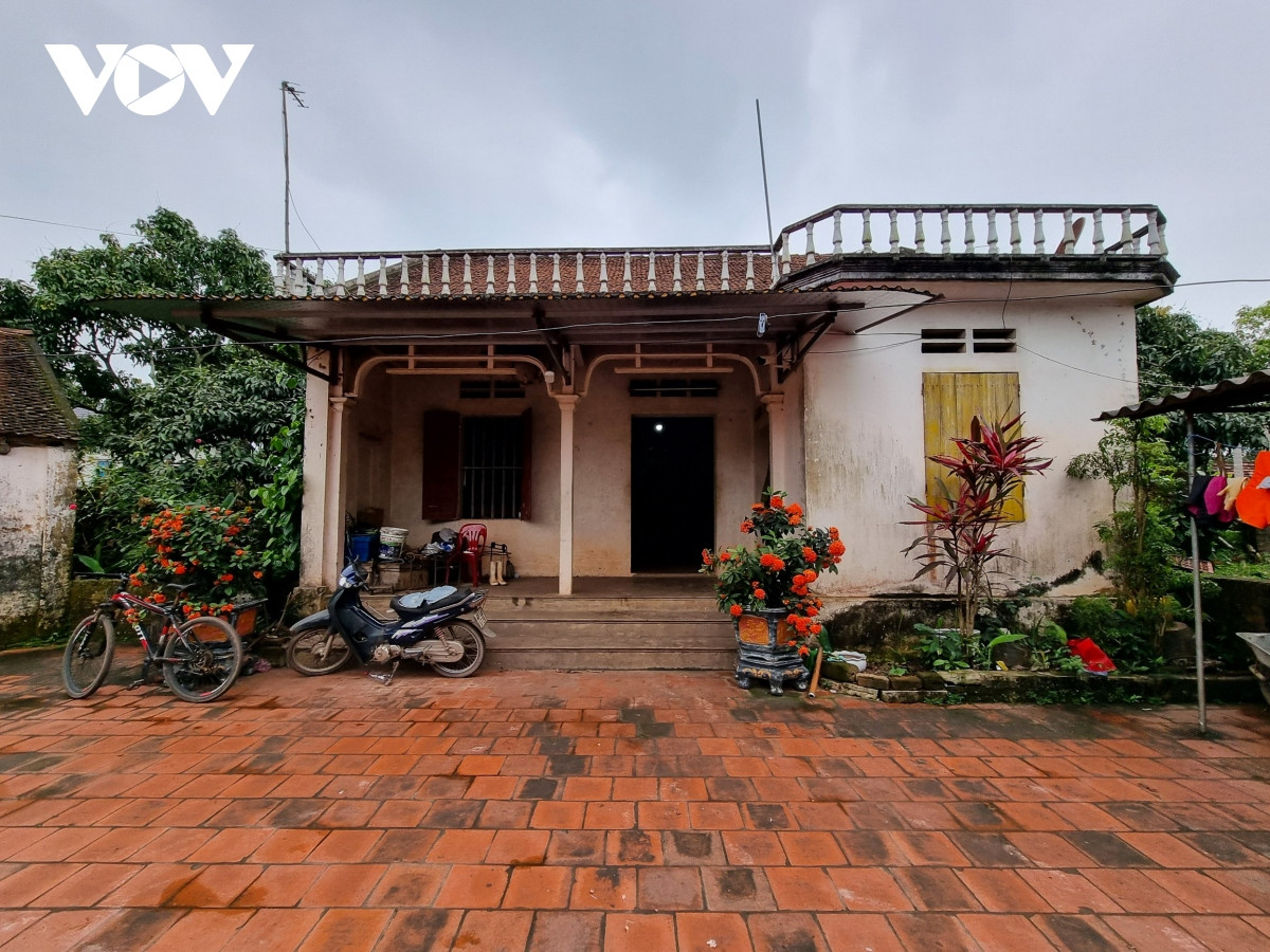 Sinh ra và lớn lên trong một gia đình thuần nông tại vùng quê "nghèo" nhưng Nguyễn Thị Oanh đã không ngừng phấn đấu, vươn lên trở thành một VĐV điền kinh đạt nhiều thành tích cao, làm rạng danh quê hương, Tổ quốc.