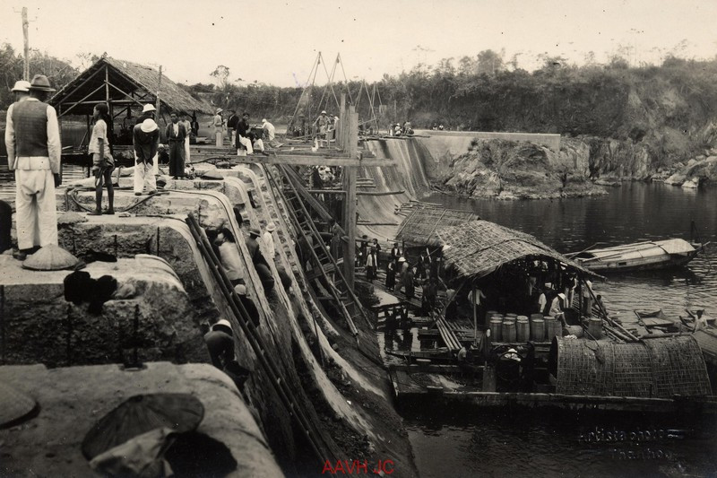 Một số hình ảnh khác về đập Bái Thượng năm 1941.