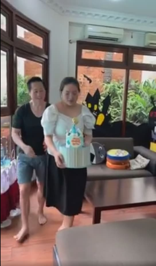 Phan Nhu Thao phan ung khi bi che nhu 'ba ngoai cua con gai'-Hinh-2