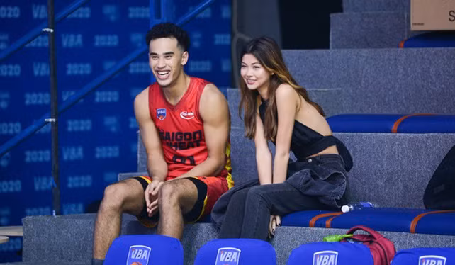 Hiện, Christian đang tìm hiểu Brigitte Watson, một người mẫu hiện đang sinh sống tại TP.HCM. Cô gái này đã có mặt tại trận đấu giữa Saigon Heat gặp Hanoi Buffaloes và đã có nhiều hành động khá thân thiết với nam tuyển thủ trên khán đài sau khi trận đấu kết thúc.