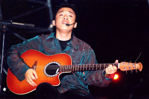 Lam Truong thuo con chay show 8 vu truong hat 32 bai mot dem-Hinh-3