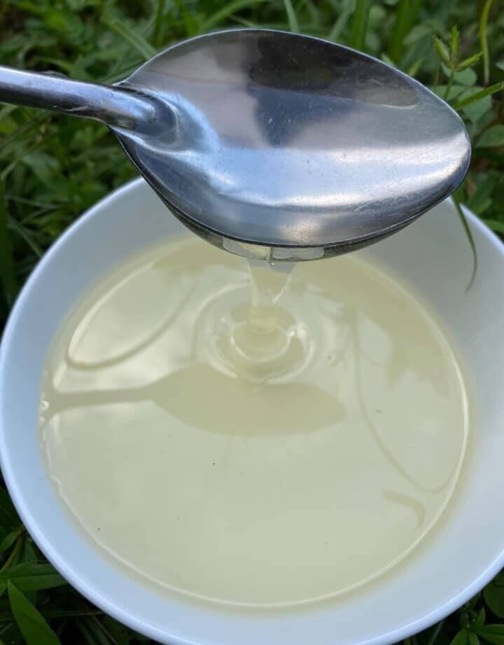 Mat ong trang nhu sua: Moi nam chi co 1 lan-Hinh-2