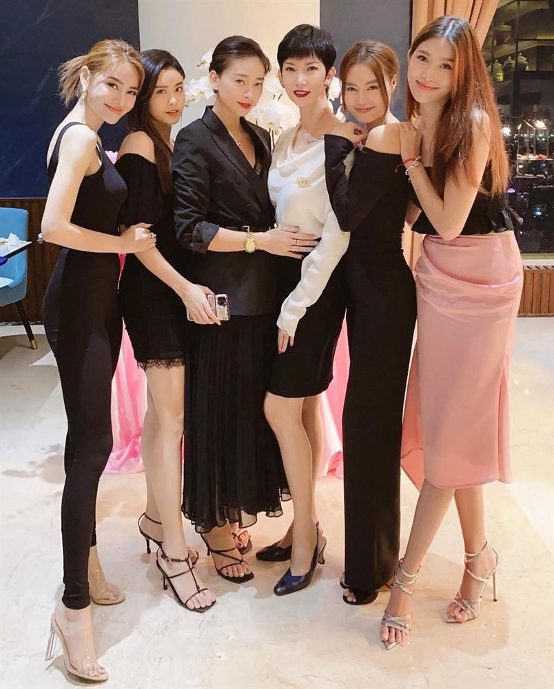 ù chụp xa hay chụp gần thì cả hai vẫn rất giống nhau.