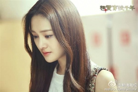 Trả lời phỏng vấn, cô thẳng thắn thừa nhận việc đụng chạm dao kéo. Nữ diễn viên cho hay, bản thân muốn thay đổi ngoại hình vì bạn trai Trương Hàn quá bảnh bao.