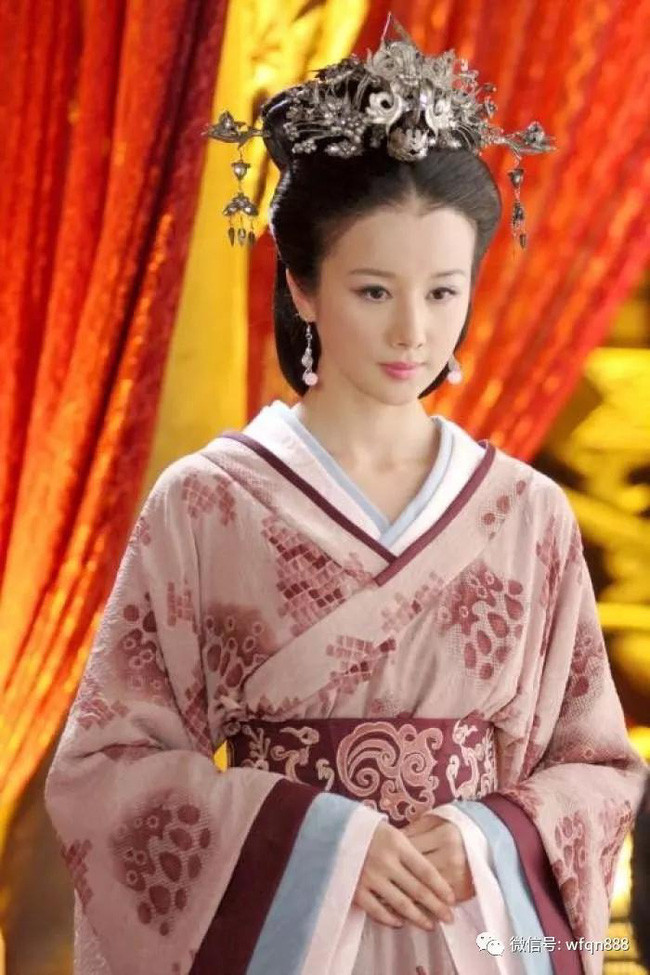 Nữ nhân khiến Hoàng đế cự tuyệt toàn bộ mỹ nhân là ai ? Nu nhan khien Hoang de cu tuyet toan bo my nhan la ai ?