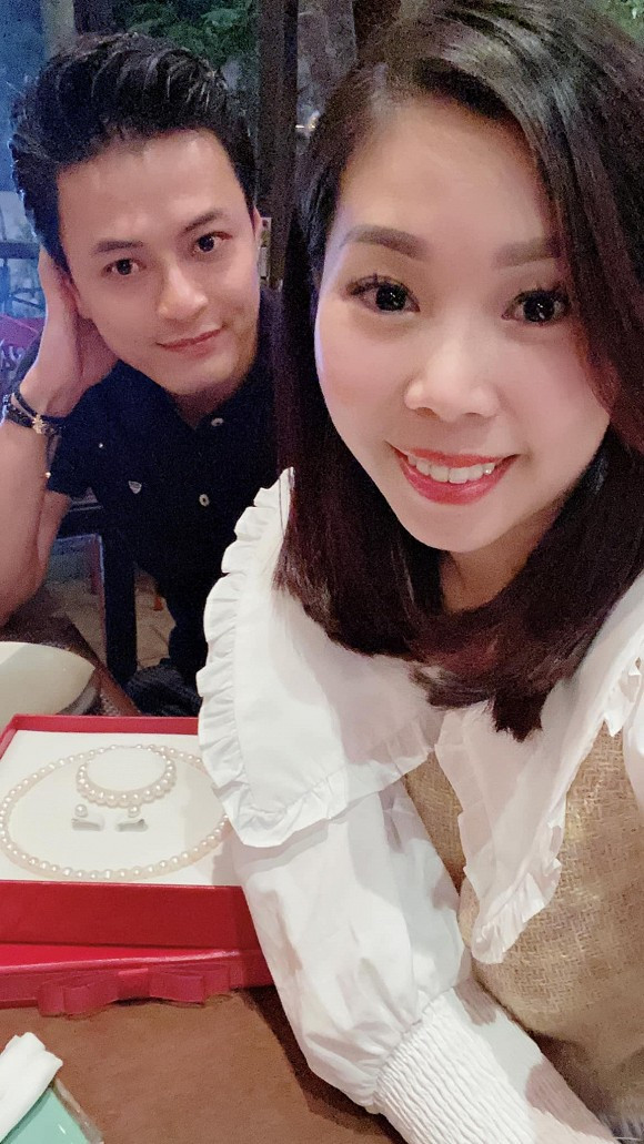 Hong Dang vac vo tren vai vua xach can ruou, tiet lo: 'Say chet thoi'-Hinh-3