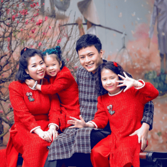 Hong Dang vac vo tren vai vua xach can ruou, tiet lo: 'Say chet thoi'-Hinh-5