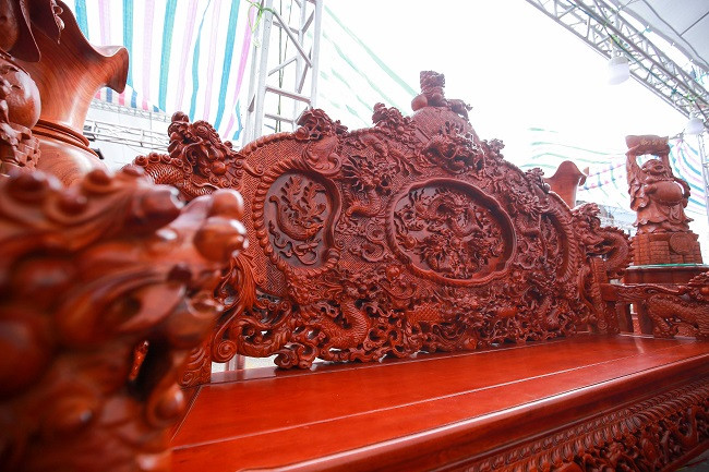 Bo ban ghe go dinh huong gia hon nua ty dong-Hinh-7