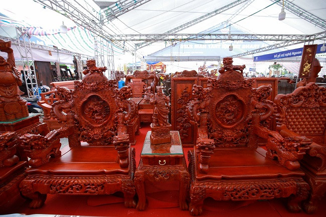 Bo ban ghe go dinh huong gia hon nua ty dong-Hinh-6